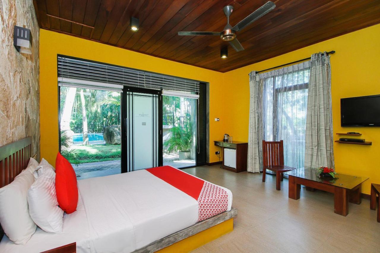 Oyo 471 Randiya Hotel Moratuwa Exterior foto
