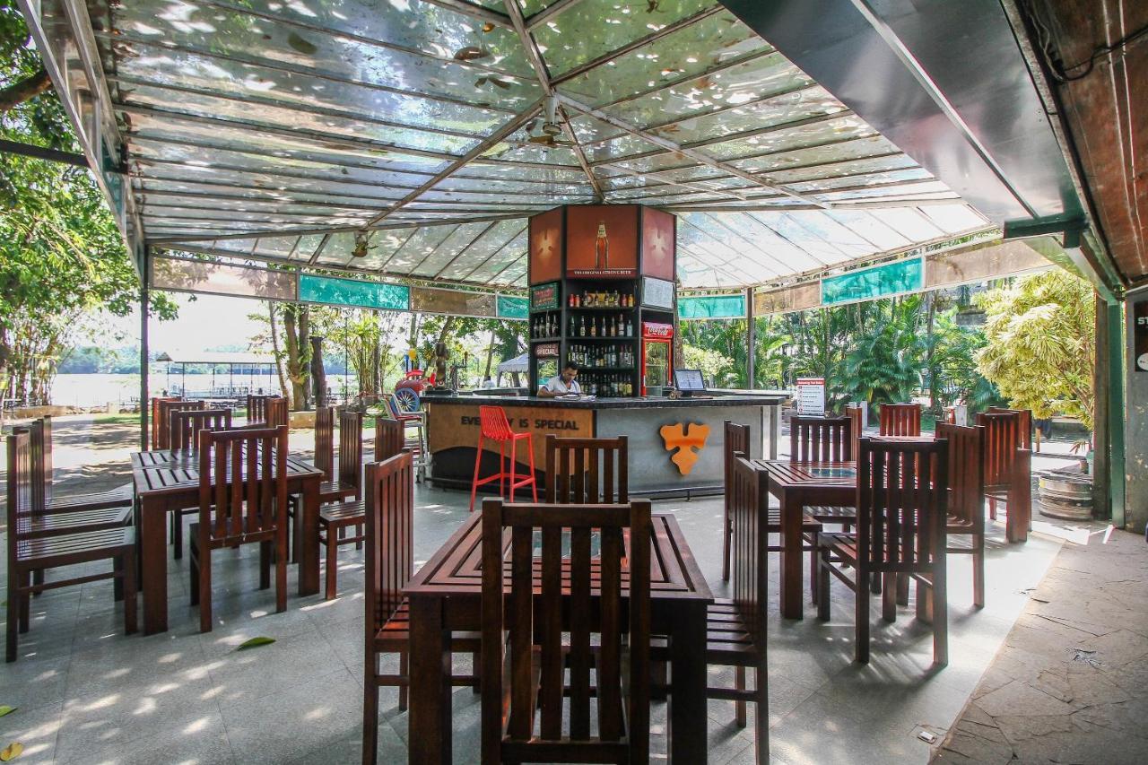 Oyo 471 Randiya Hotel Moratuwa Exterior foto